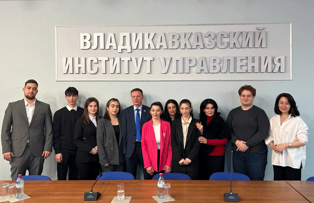 в ВИУ состоялась встреча студентов с сенатором РФ В.В. Назаренко.