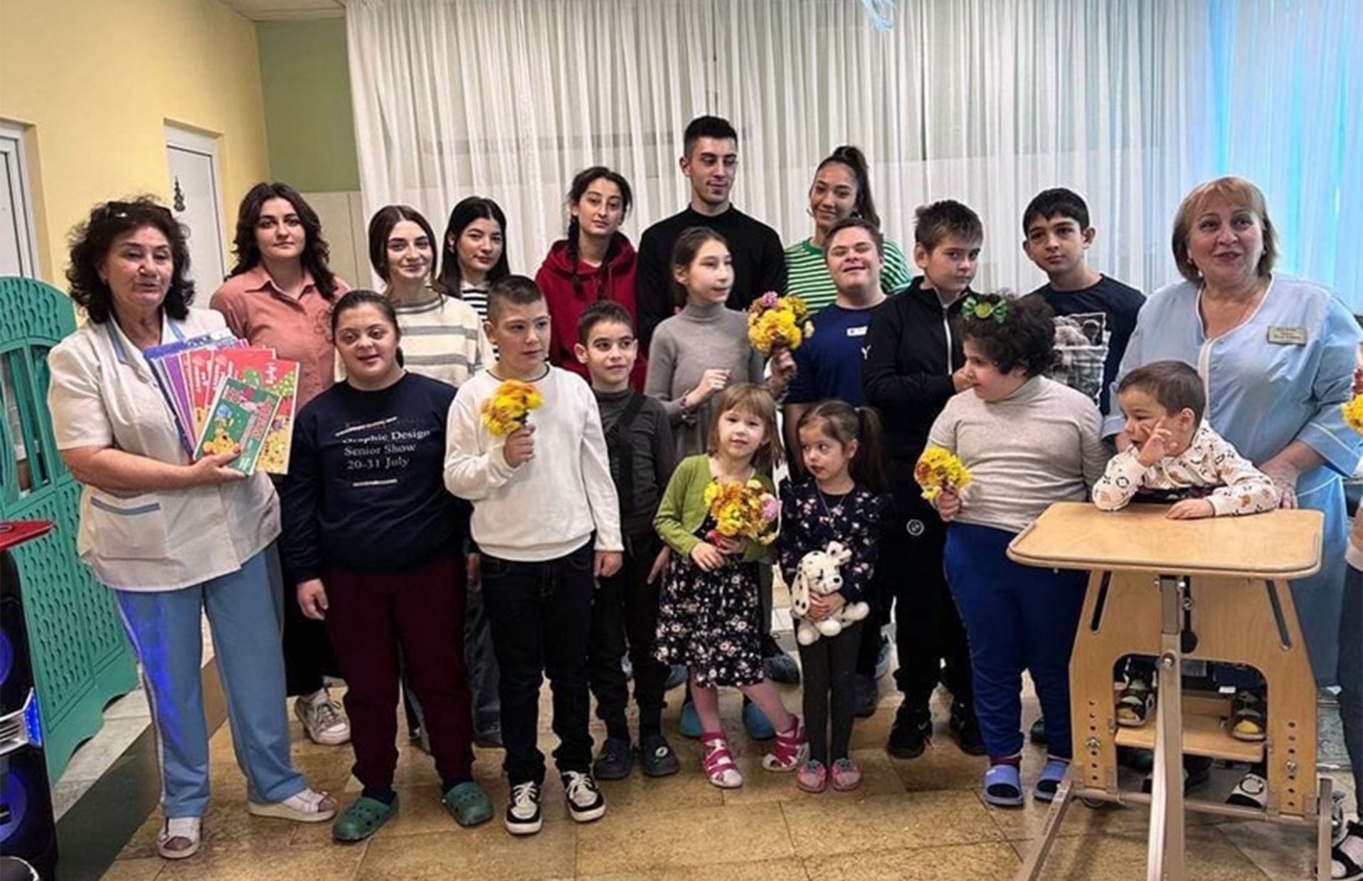 Студенты Владикавказского института управления посетили Республиканский центр реабилитации детей-инвалидов «Феникс».