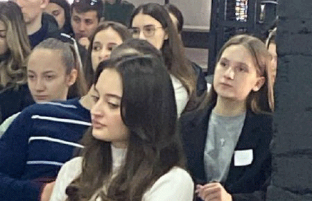 Студенты ВИУ посетили открытие Владикавказского молодежного форума 2023.